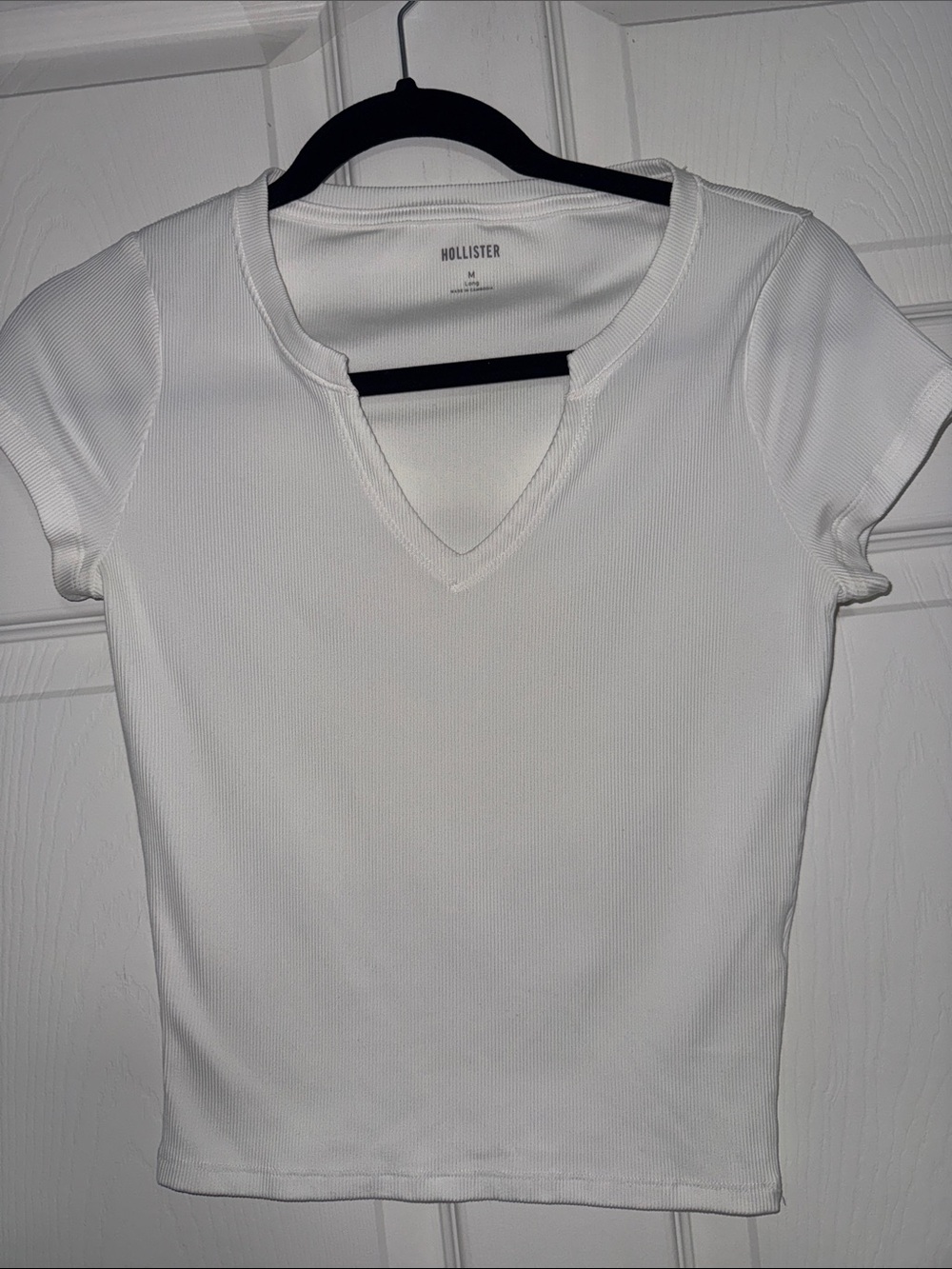 Hollister White Short-Sleeve Notch V Ribbed Tee
